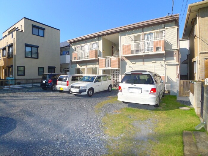 物件外観写真3　(駐車場)