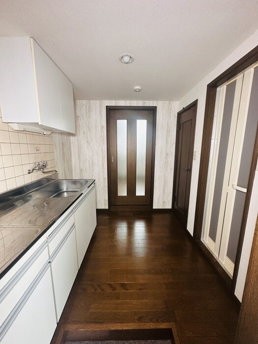 物件内観写真11　(玄関)