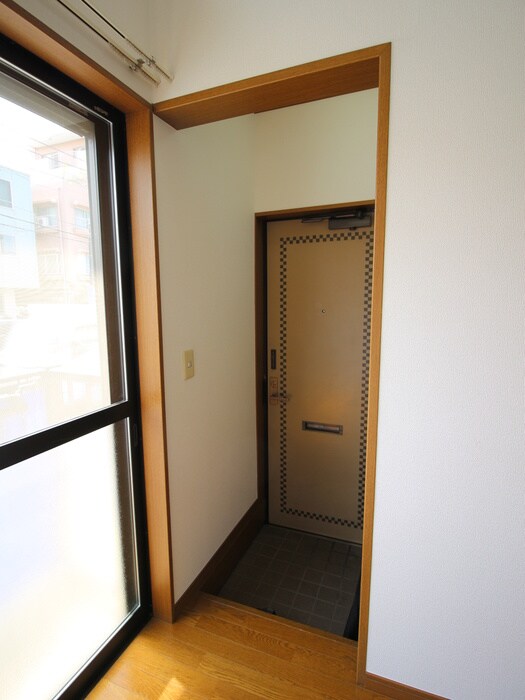 物件内観写真19　(玄関)