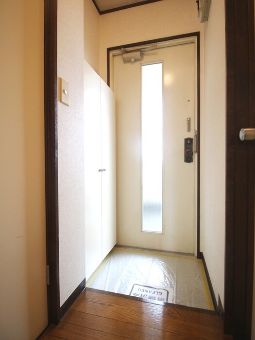 物件内観写真18　(玄関)