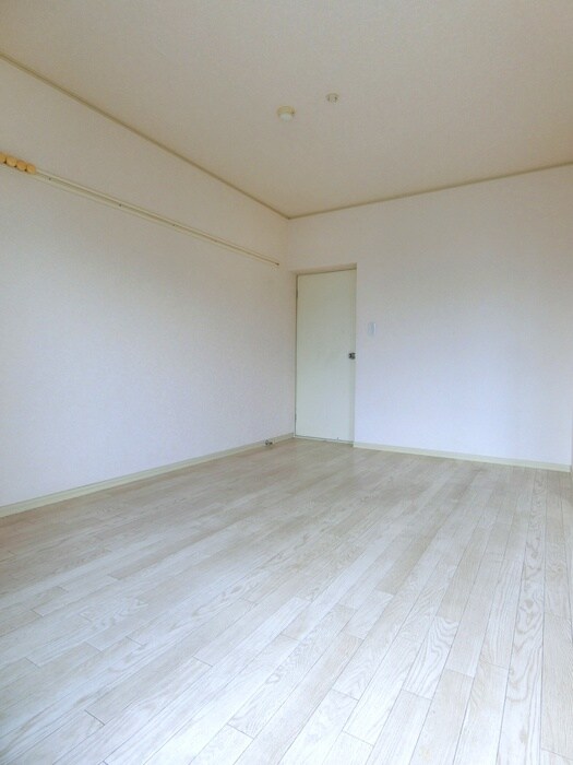 物件内観写真11　(居室)