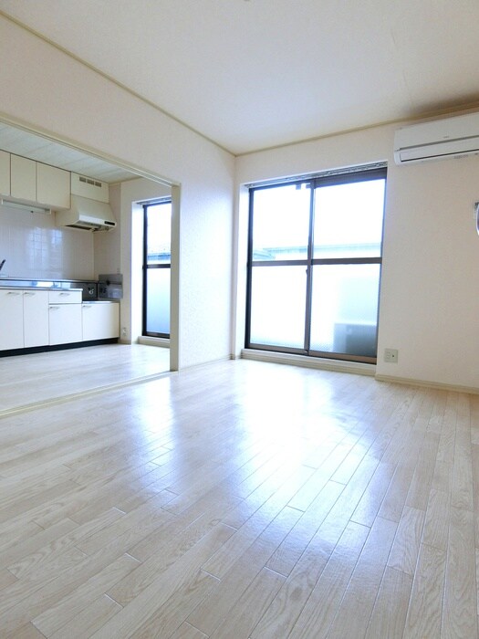 物件内観写真15　(室内からの展望)