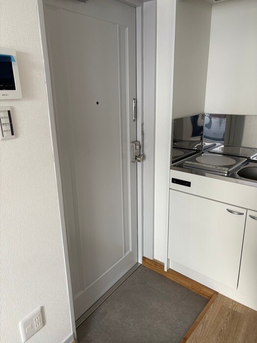 物件内観写真10　(玄関)