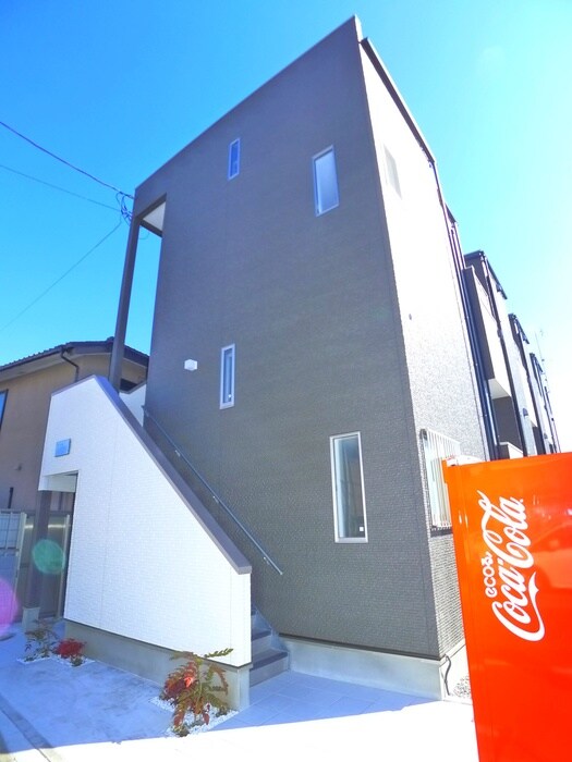 物件外観写真2　(外観写真)