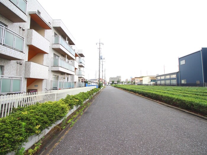 物件外観写真3　(周辺環境)