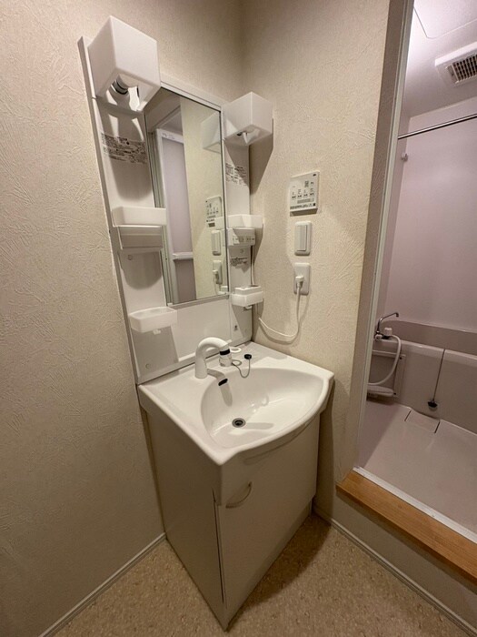 物件内観写真11　(洗面)