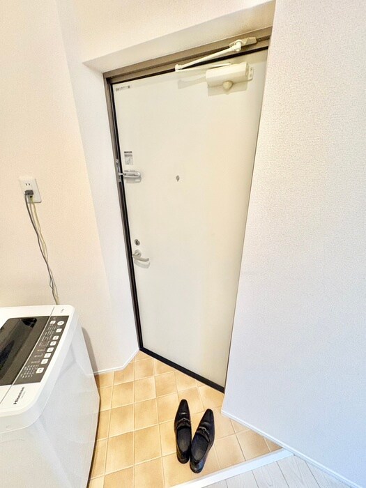 物件内観写真12　(玄関)