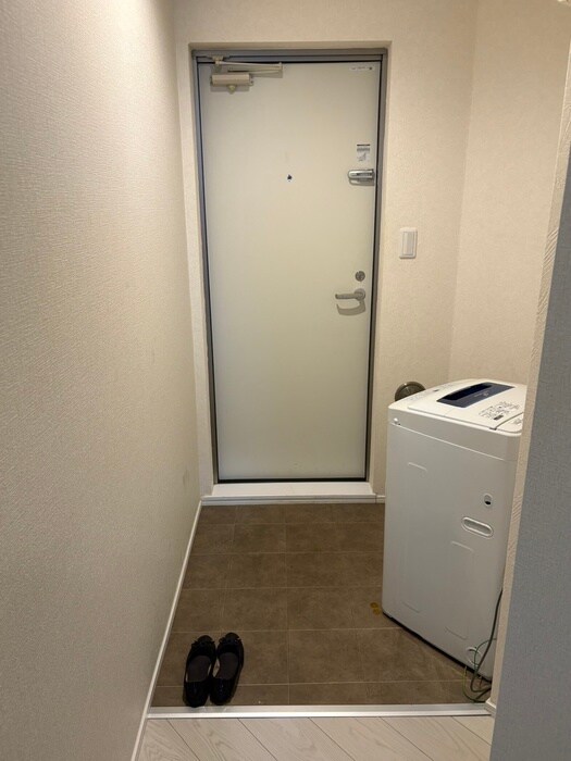 物件内観写真13　(玄関)