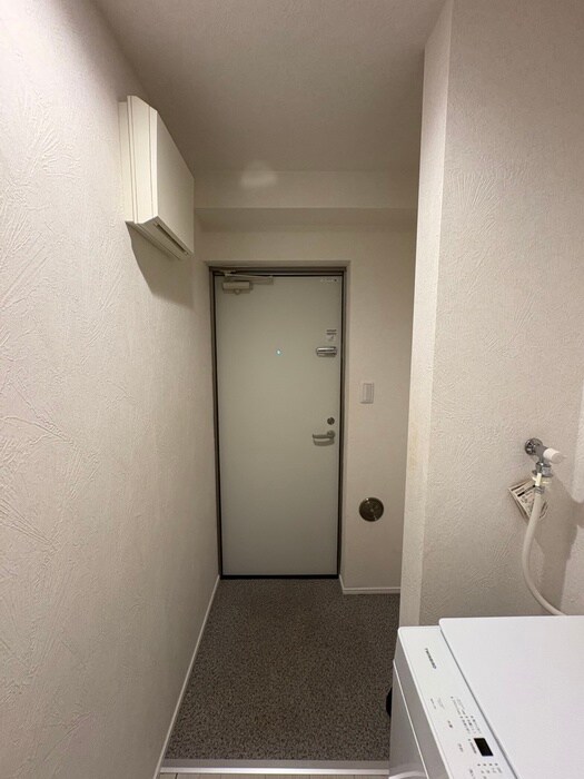 物件内観写真13　(玄関)
