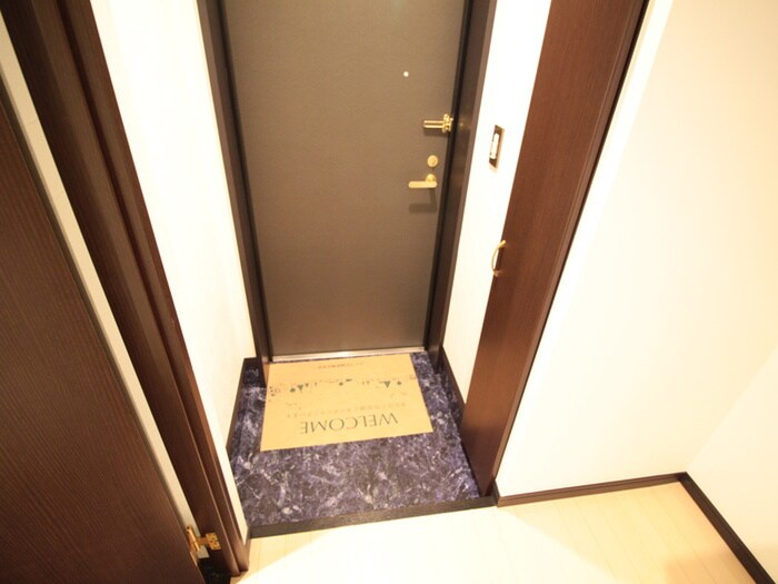 物件内観写真22　(玄関)