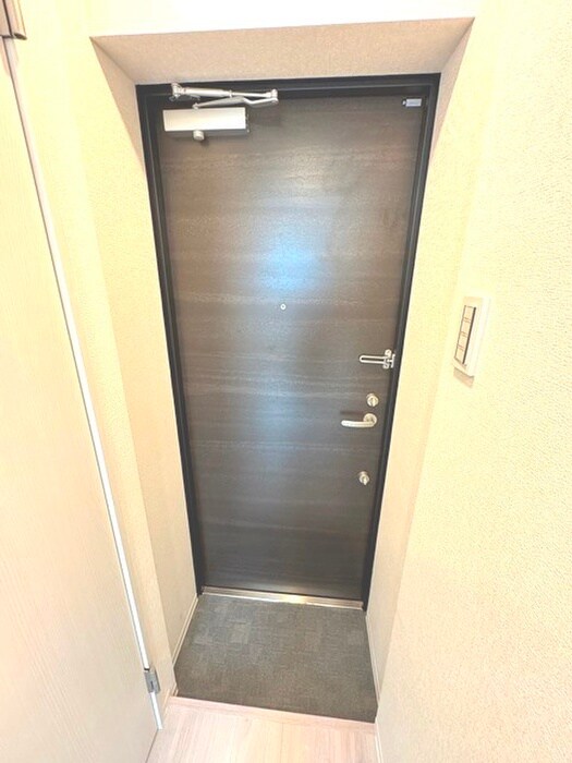 物件内観写真18　(玄関)