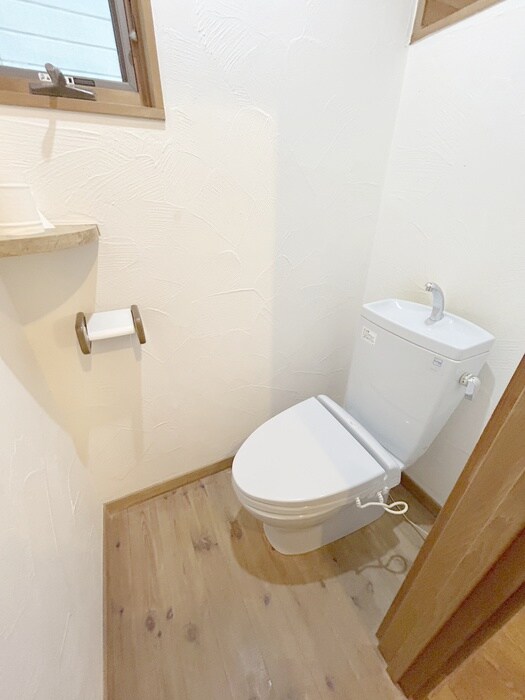 上水新町3丁目戸建のトイレ