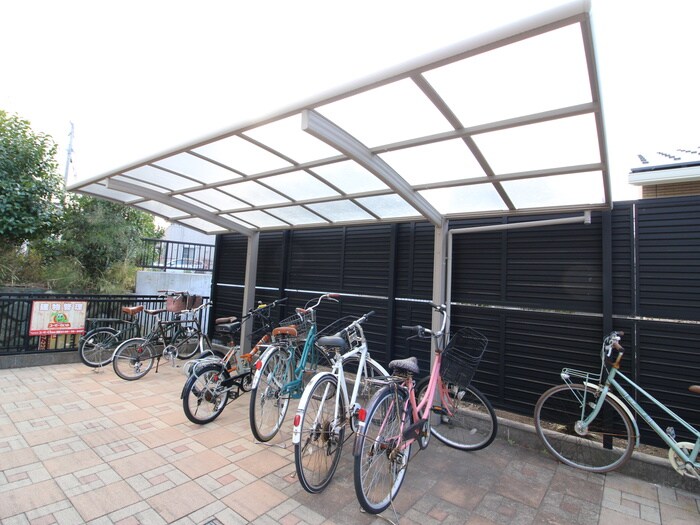 物件外観写真6　(駐輪場)