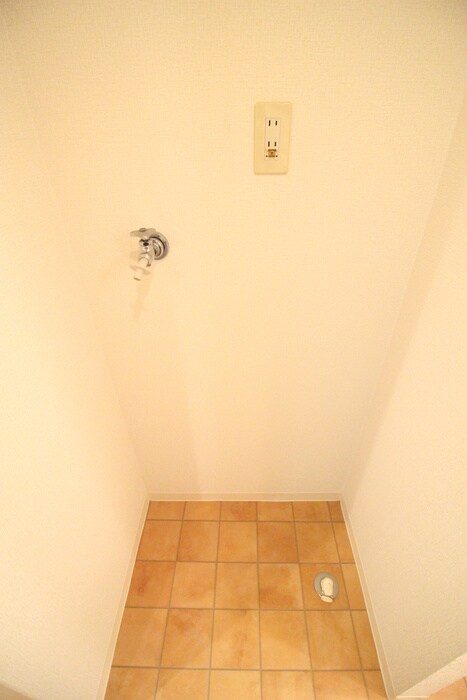 物件内観写真15　(洗濯機置場)