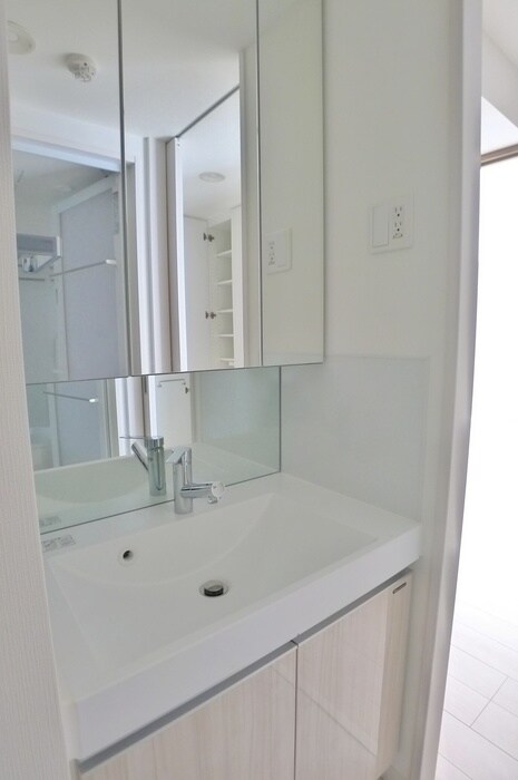 物件内観写真11　(洗面)