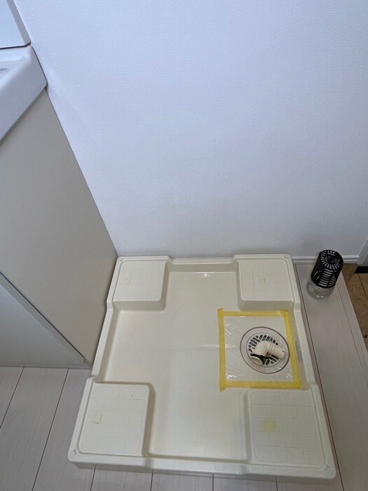 物件内観写真15　(洗濯機置場)