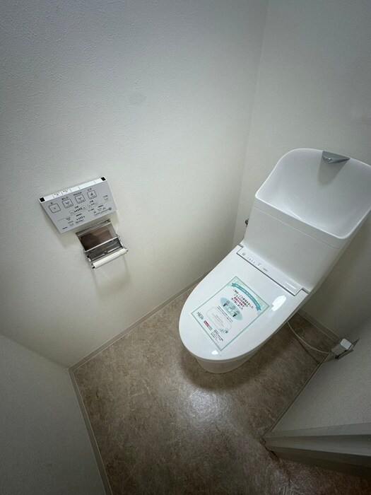 物件内観写真8　(トイレ)