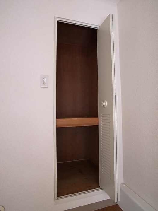 物件内観写真12　(収納)