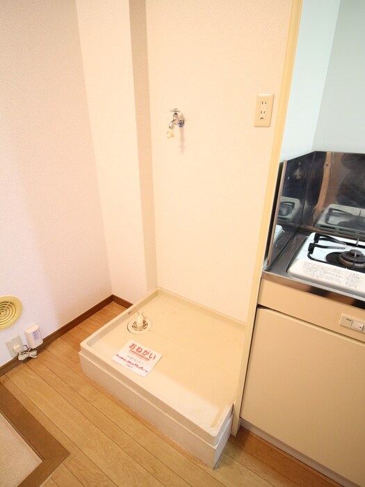 物件内観写真22　(洗濯機置場)