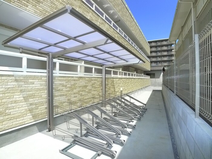 物件外観写真4　(駐輪場)