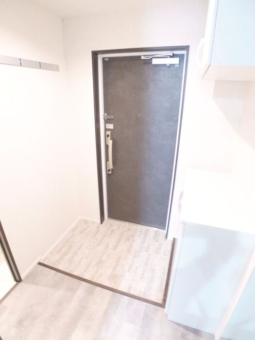物件内観写真16　(玄関)