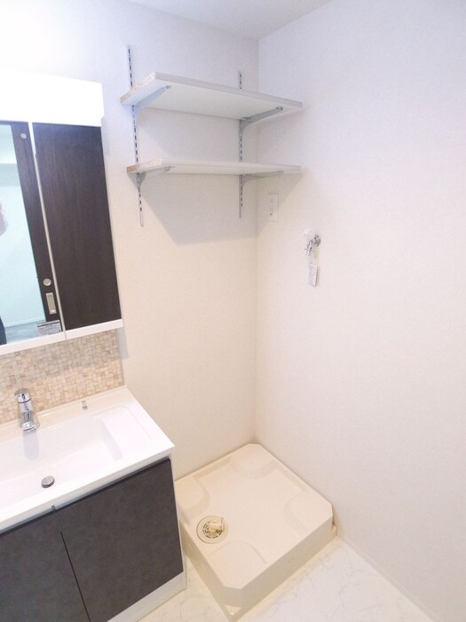 物件内観写真18　(洗濯機置場)