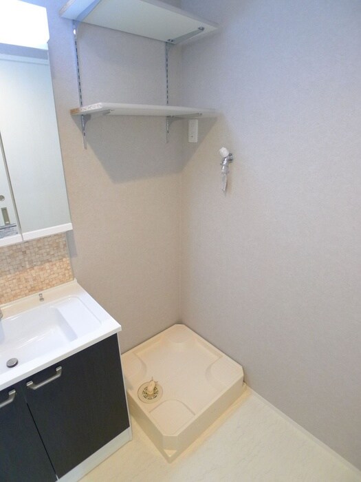 物件内観写真18　(洗濯機置場)