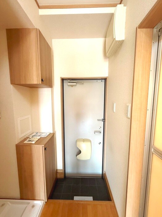 物件内観写真17　(玄関)