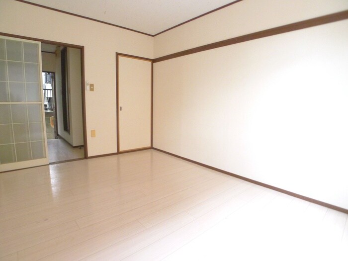 物件内観写真10　(居室)