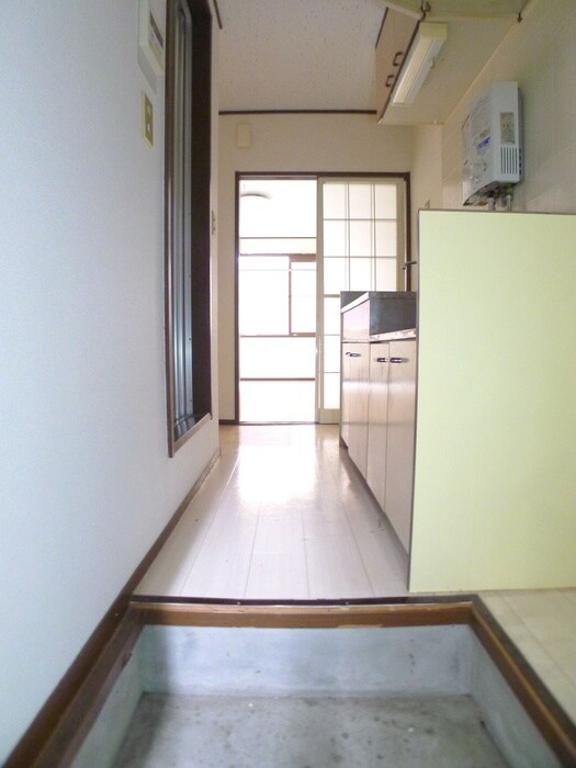 物件内観写真16　(玄関)