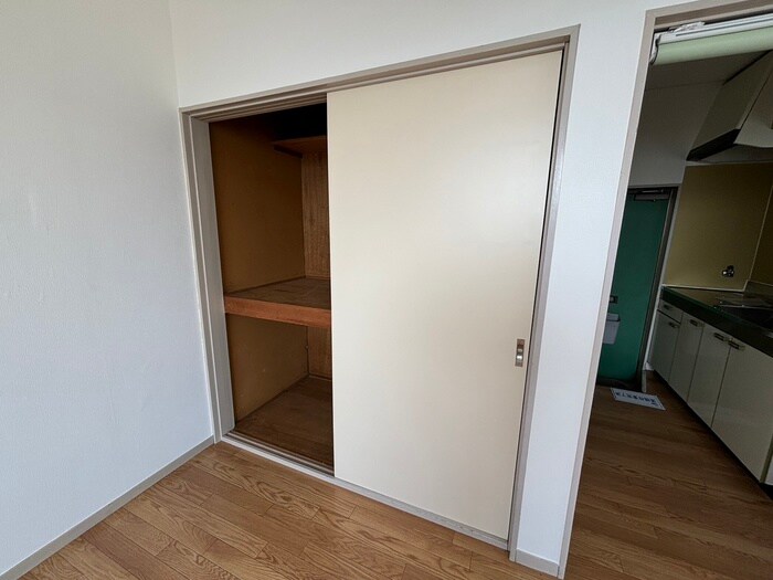 物件内観写真9　(収納)