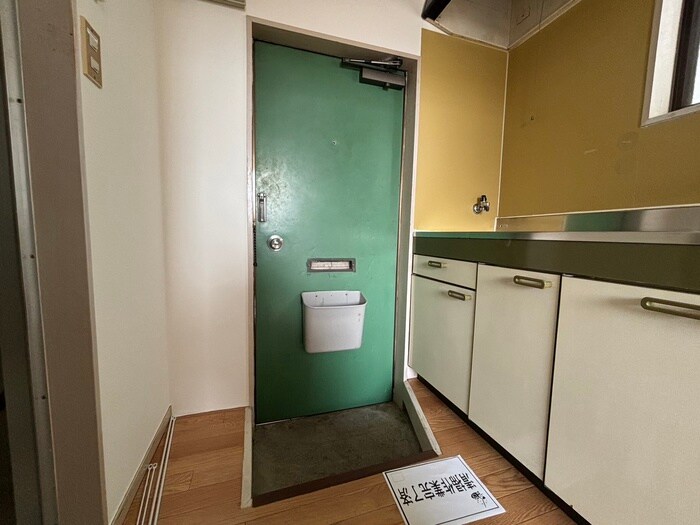 物件内観写真17　(玄関)