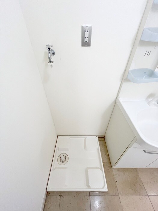 物件内観写真15　(洗濯機置場)