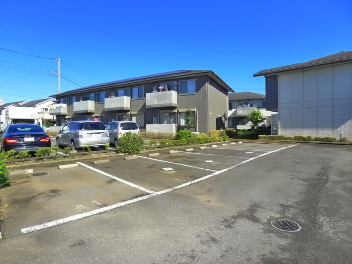 物件外観写真4　(駐車場)