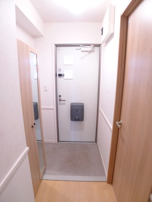 物件内観写真16　(廊下)