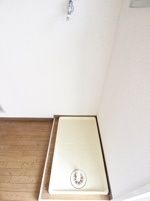 物件内観写真12　(洗濯機置場)