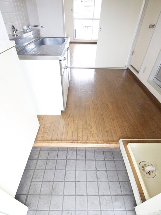 物件内観写真14　(玄関)