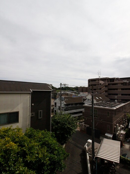 物件内観写真16　(室内からの展望)