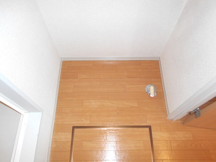 物件内観写真16　(洗濯機置場)