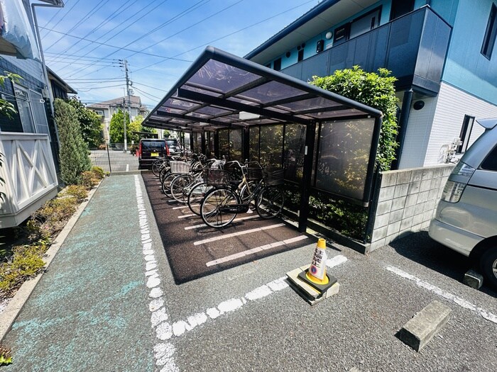 物件外観写真2　(駐輪場)