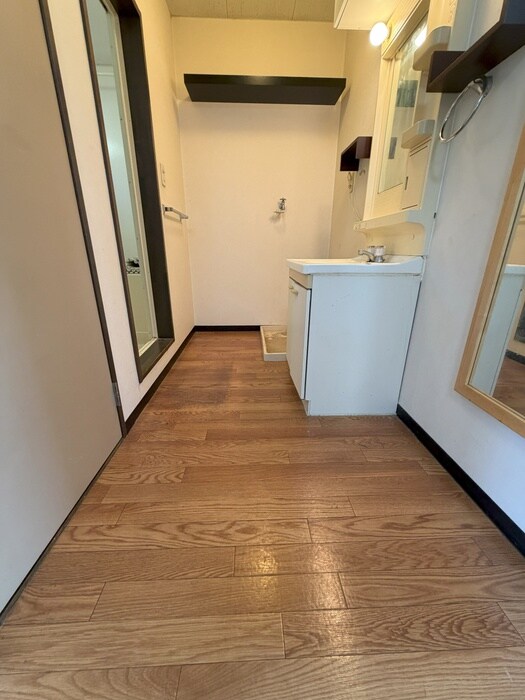 物件内観写真20　(廊下)