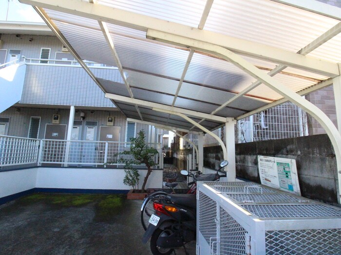 物件外観写真3　(駐輪場)