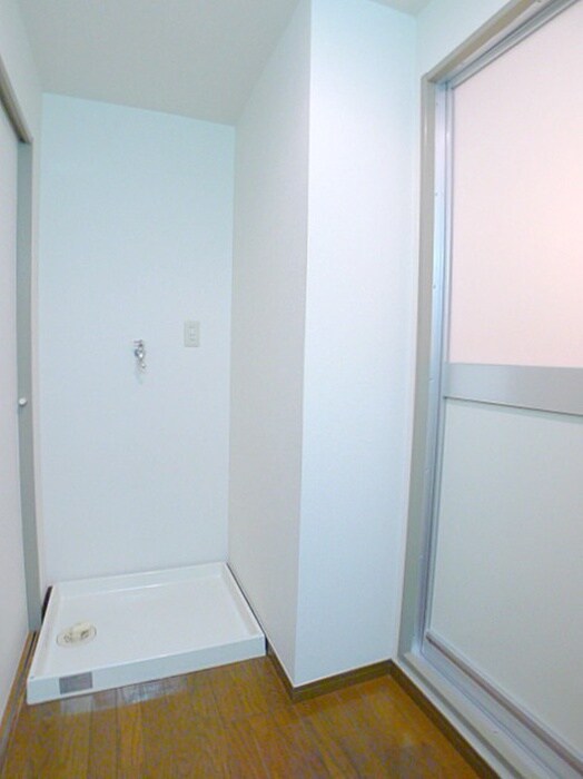 物件内観写真15　(洗濯機置場)