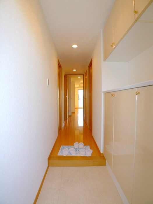 物件内観写真7　(玄関)