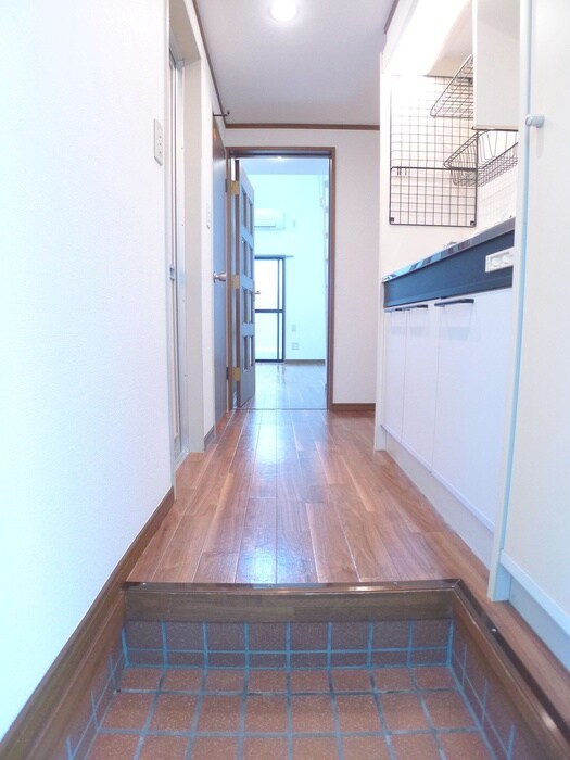 物件内観写真16　(玄関)