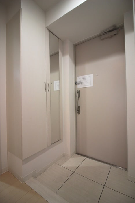 物件内観写真7　(玄関)