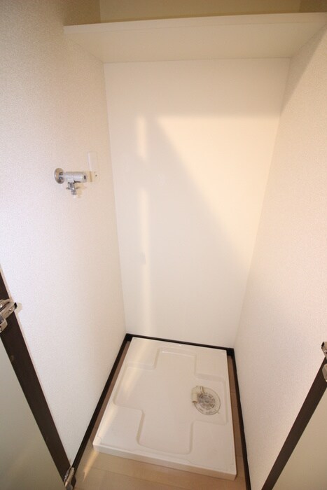 物件内観写真13　(洗濯機置場)