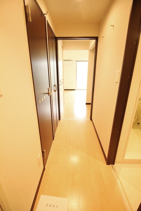 物件内観写真18　(廊下)
