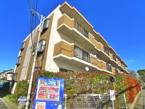 パークヒル飯山満外観写真