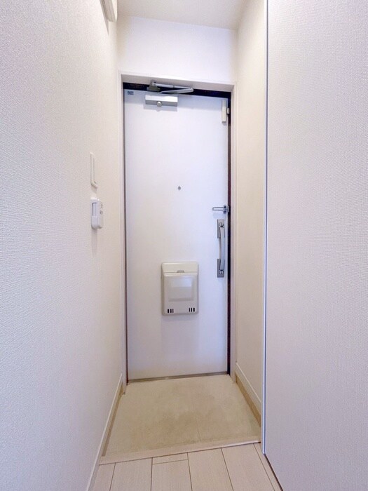 物件内観写真17　(玄関)